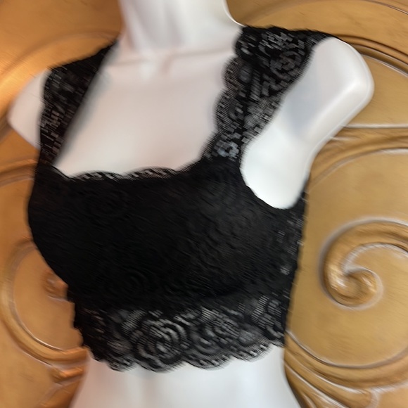 Black lace Bralette NWOT - Picture 2 of 8